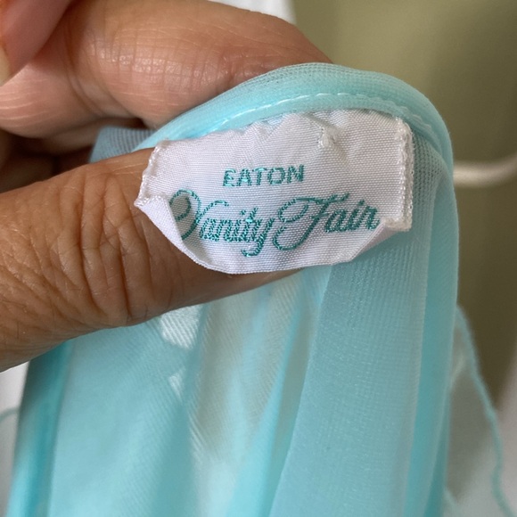 REDUCED 🌺 Vintage 60’s Vanity Fair for Eaton, nylon sheer! Size M - Picture 8 of 10